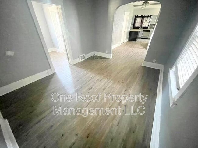 Building Photo - 447 N Lawndale Ave