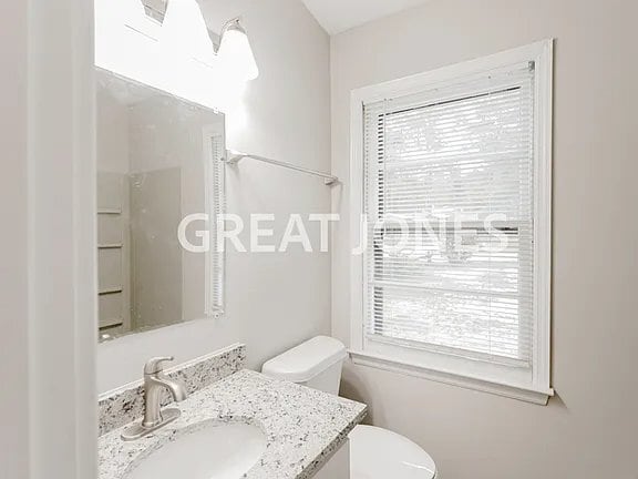 Building Photo - 2879 Doyle Ave