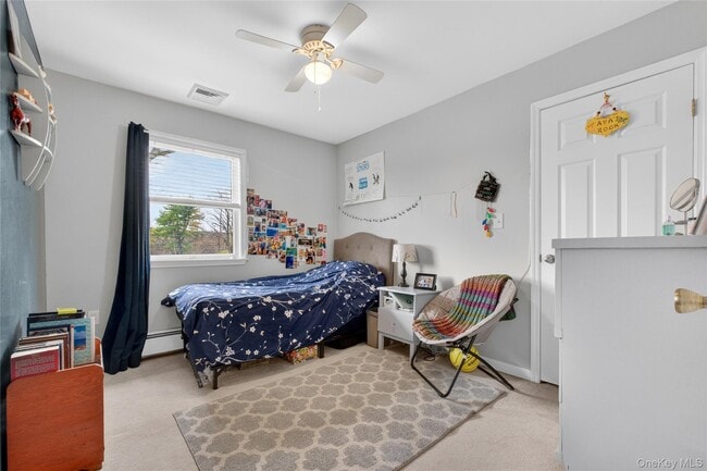 Building Photo - 22 Blossom Hill Dr