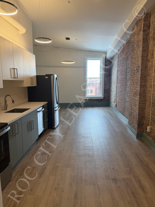 Building Photo - 151 St Paul St