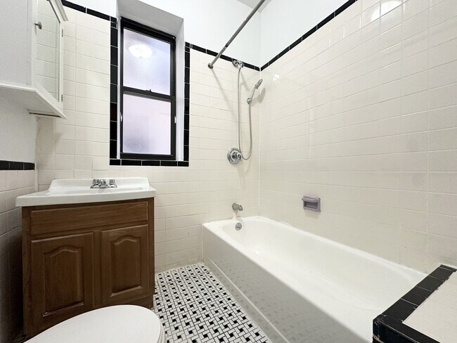 Floorplan - 182 Claremont Avenue