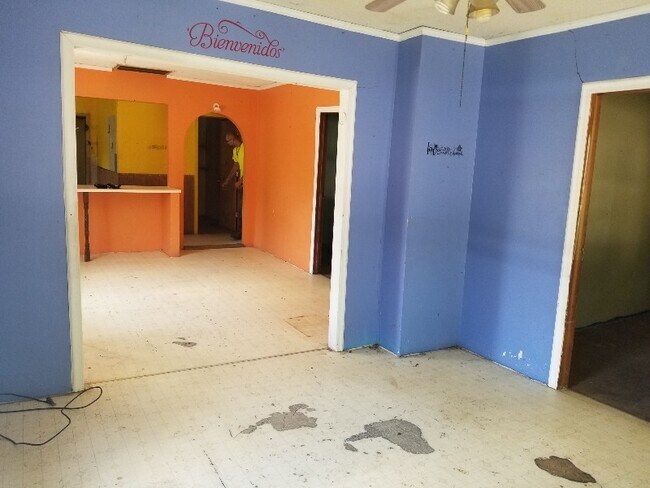 Building Photo - 728 Schirmeyer St