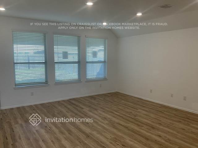 Building Photo - 502 Pecan Landing Ln