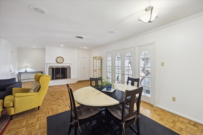 Building Photo - 2600 Bellefontaine St