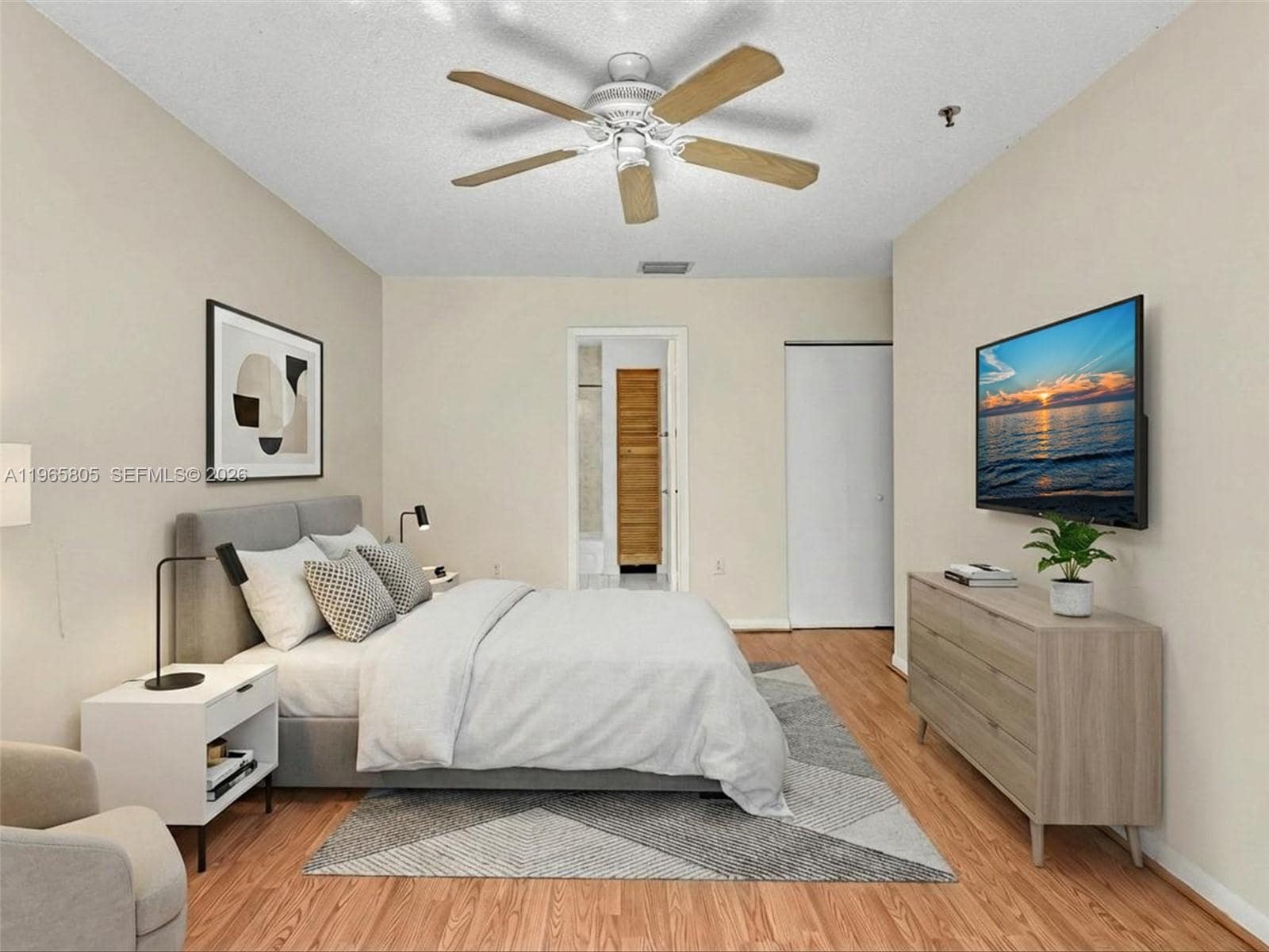 Building Photo - 240 SW 15th Rd