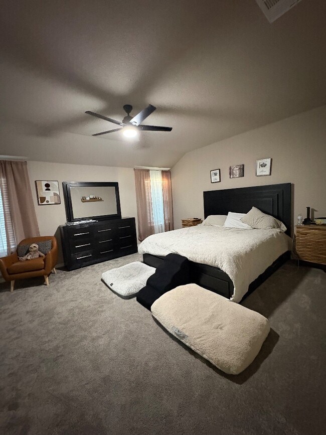 Building Photo - 6708 Oliver Loving Dr