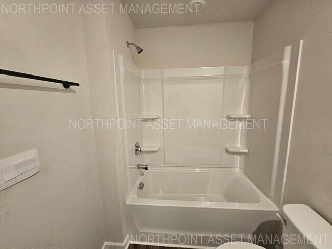 Building Photo - Beautiful Townhome for Lease in Lawrenceville