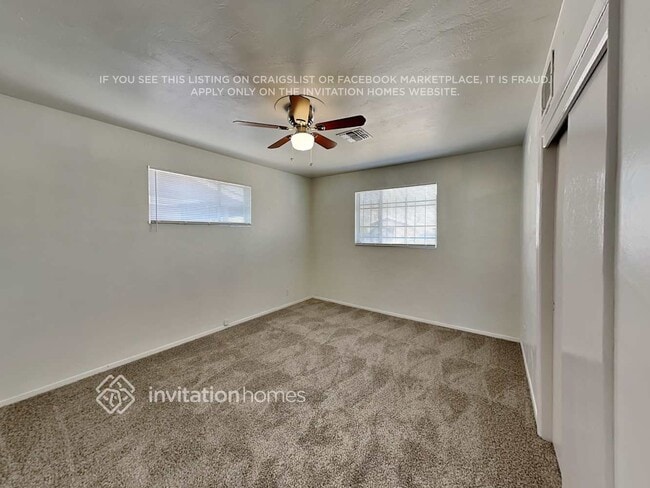 Building Photo - 1831 N 35th Pl