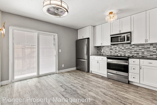 Building Photo - 2 br, 2.5 bath House - 8901 Field St. #76