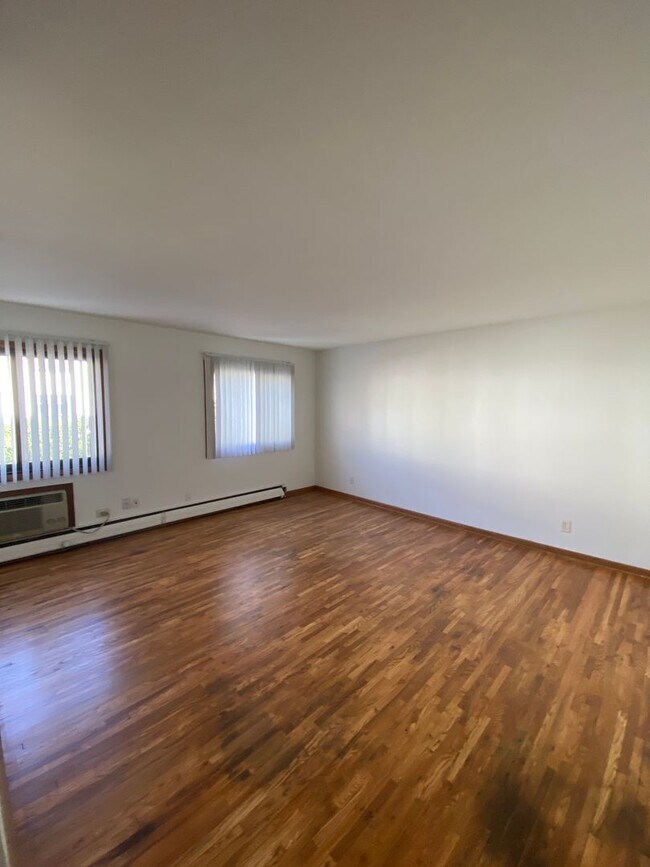 Interior Photo - 2700 Humboldt Ave S.