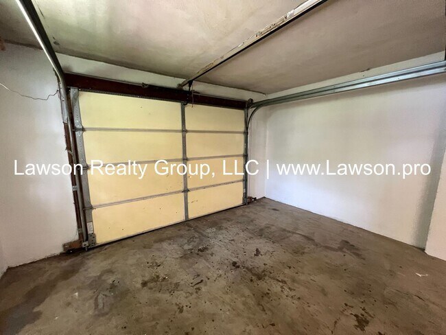 Building Photo - Spacious Ranch in North Lakes