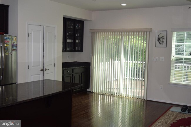 Building Photo - 3224 Vogel Rd