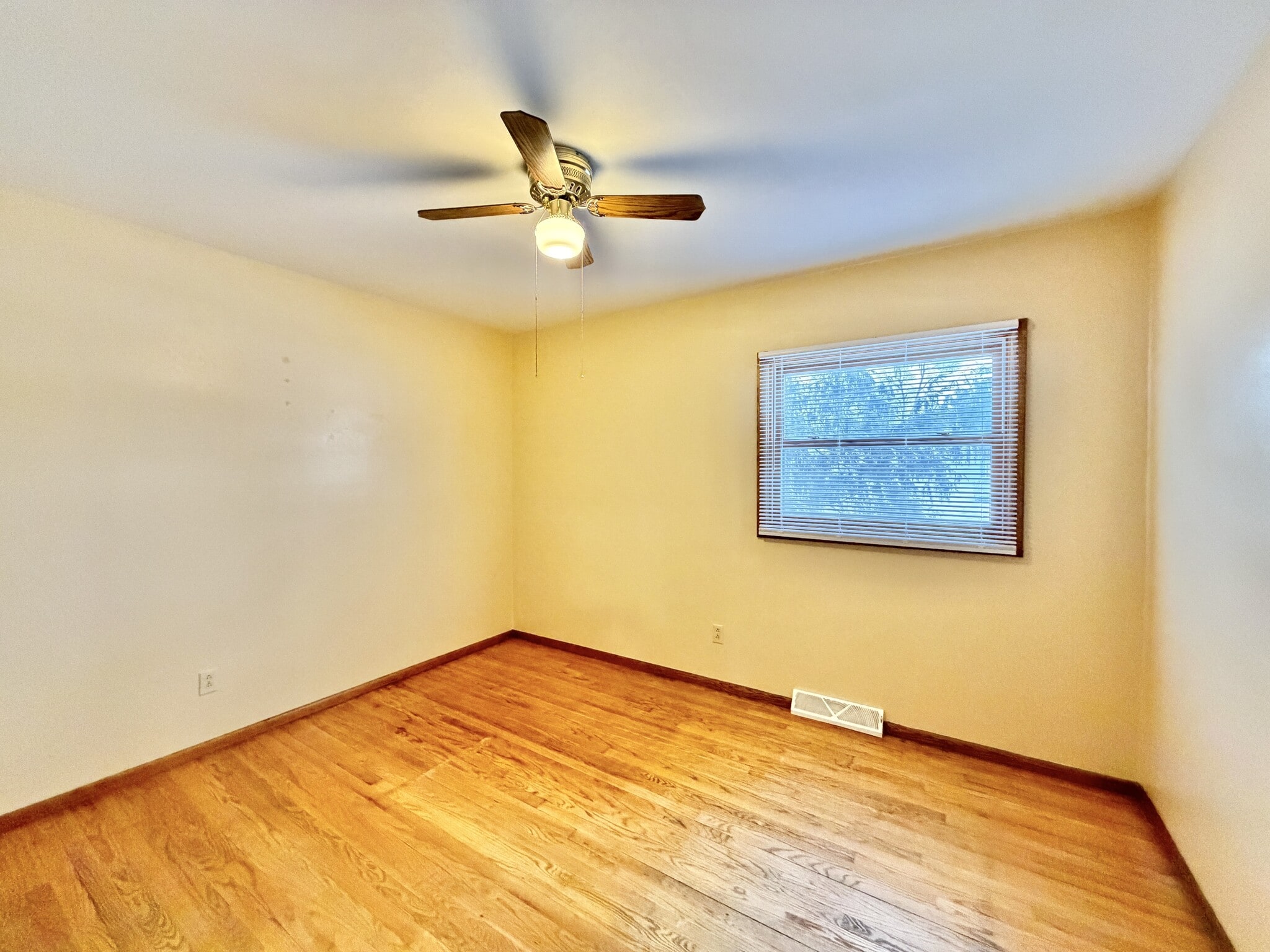 Building Photo - 1834 S Crosby Ave