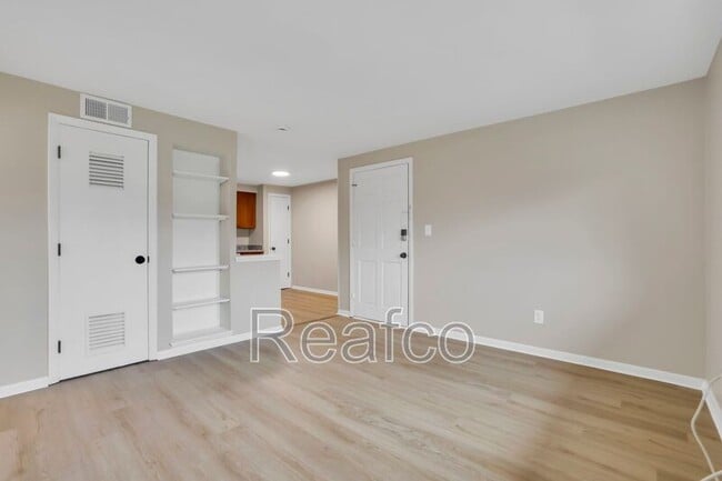 Building Photo - 1021 Binns Blvd