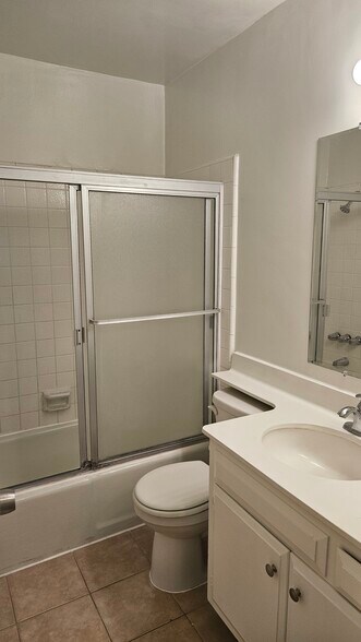 Building Photo - 3838 Keystone Ave