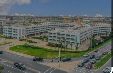 Building Photo - 6102 Seawall Blvd