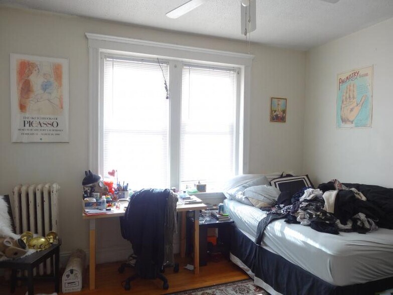 Building Photo - 45 Ashford St