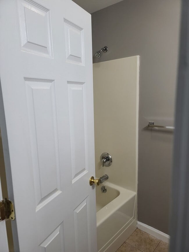 Building Photo - 3 Bedroom 2 1/2 bath Townhome for Rent in Waynesboro