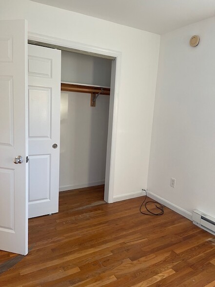 2nd bedroom - 30 Glenwood Ave