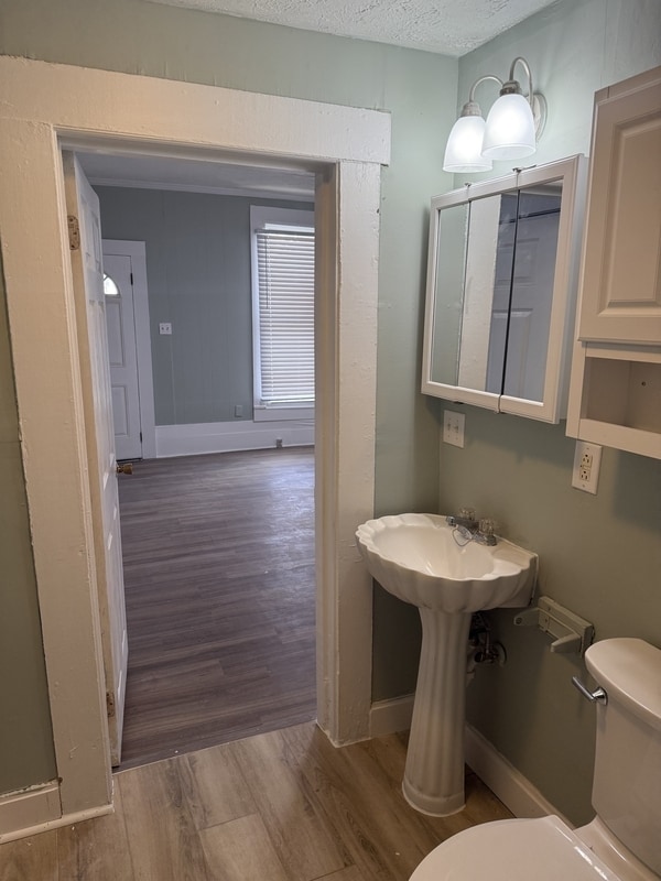 Building Photo - 702 W Columbia St