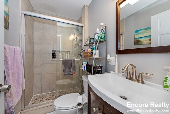 Building Photo - 16 Sewall St