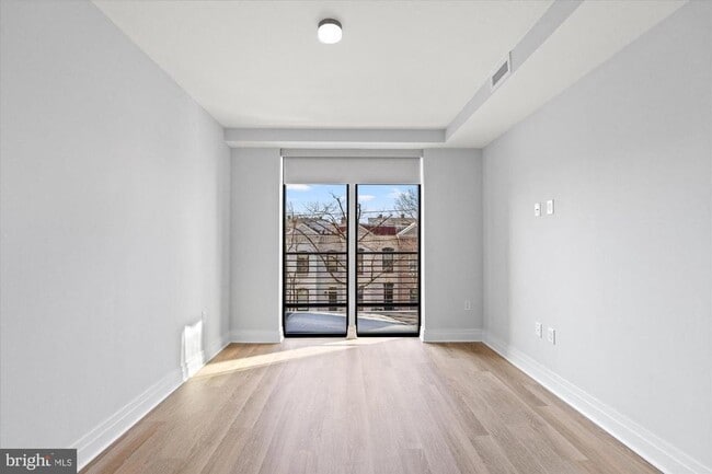 Building Photo - 811 N Columbus St