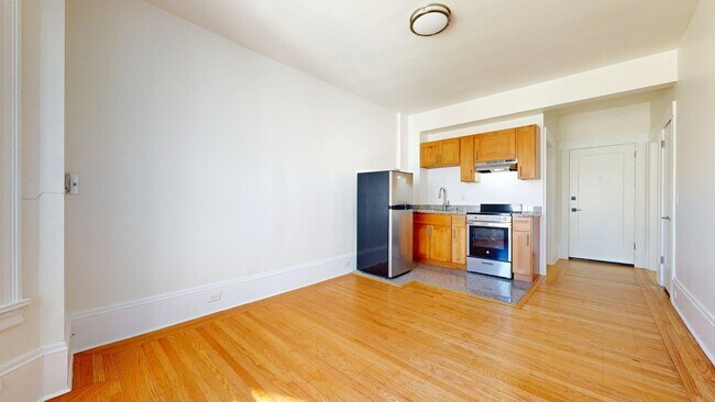 Building Photo - 1060 Bush St