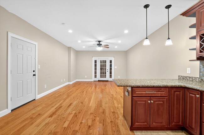 Building Photo - 213 Claremont Ave