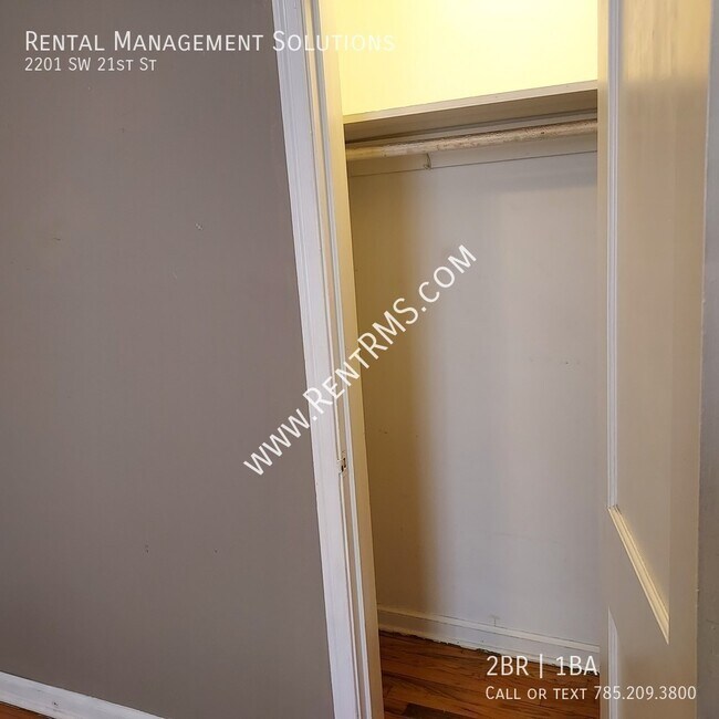 Building Photo - 2201 SW 21st St