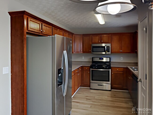 Building Photo - 404 Deer Run Ln