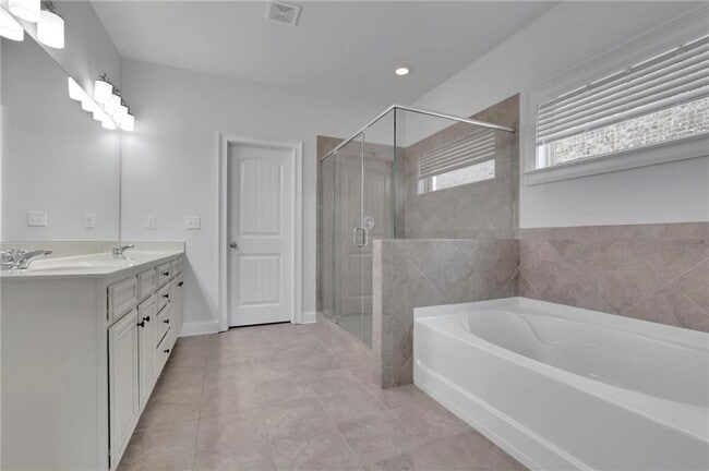 Building Photo - 56 Addison Woods Dr