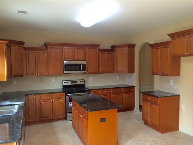 Building Photo - 718 Channel Ln