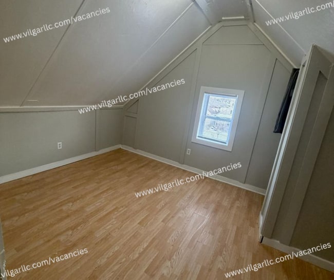 Building Photo - 3910 Deodar St