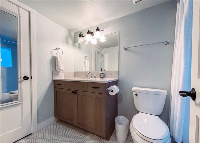 Building Photo - 1Bd/1Ba Kirkland Duplex