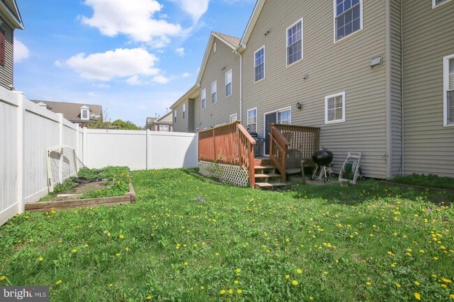 Building Photo - 3518 Reserve Dr