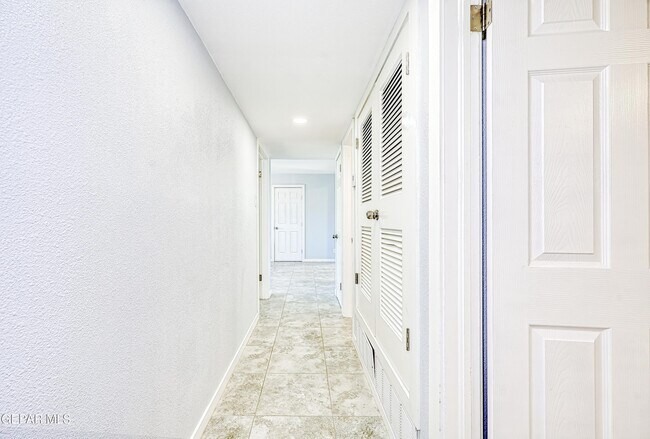 Building Photo - 6200 Palo Alto Ave