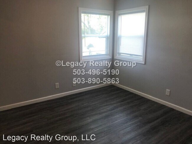 Building Photo - 4 br, 2 bath House - 3935 SE Harrison St