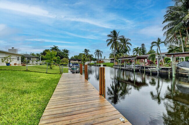 Building Photo - 1036 SW 26th Ave