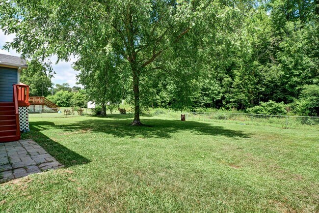 Building Photo - 221 Pollard Dr