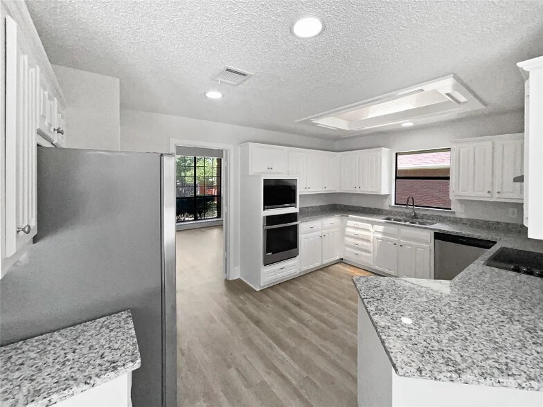 Building Photo - 3614 Queenswood Ln