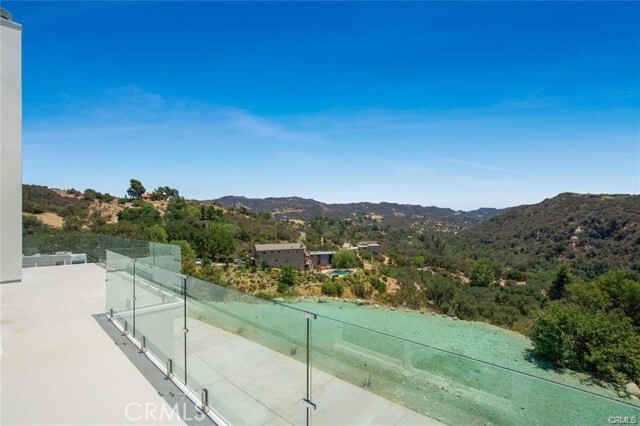 Building Photo - 2411 N Topanga Canyon Blvd