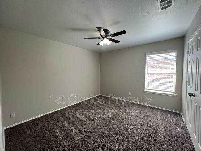 Building Photo - 2421 Clairborne Dr