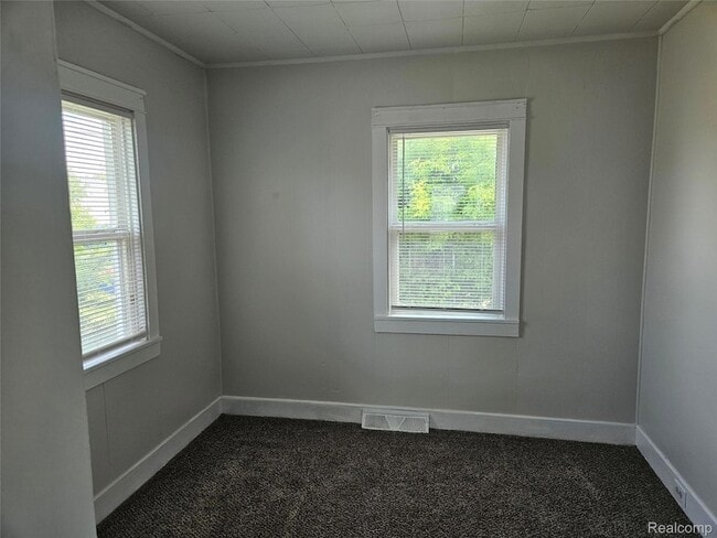 Building Photo - 2032 Utley Rd