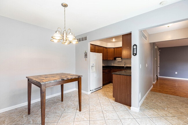 Building Photo - 37331 Clubhouse Dr