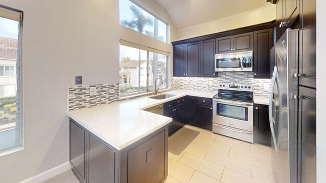 Building Photo - Adorable 2/2 bath condo in Laguna Niguel!