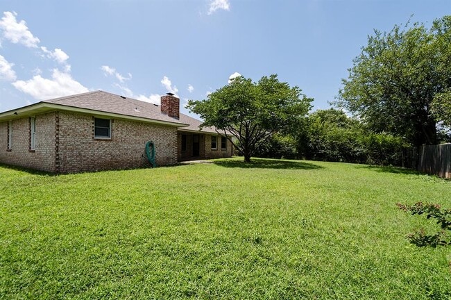 Building Photo - 3215 Woodsboro Dr