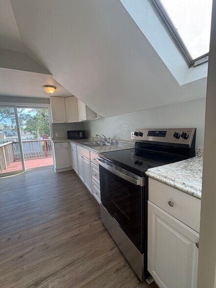 Kitchen - 1392 Gorham St