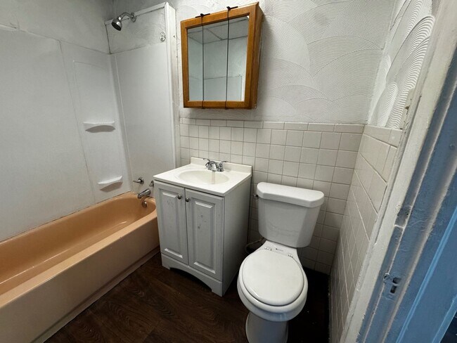 Building Photo - 12633 Edmonton Ave