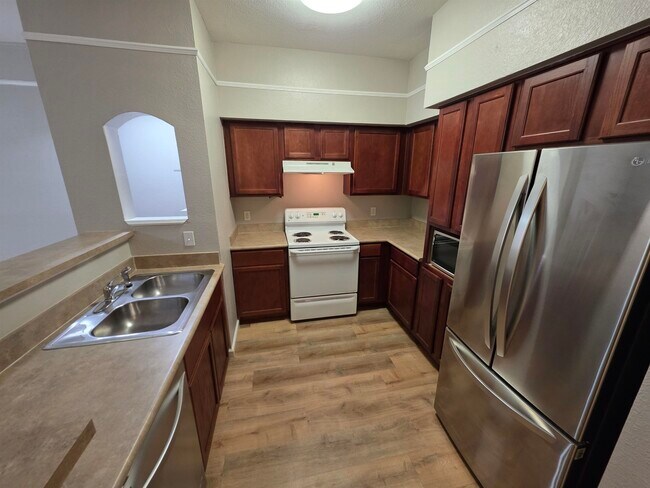 Building Photo - 2801 Chancellorsville Dr