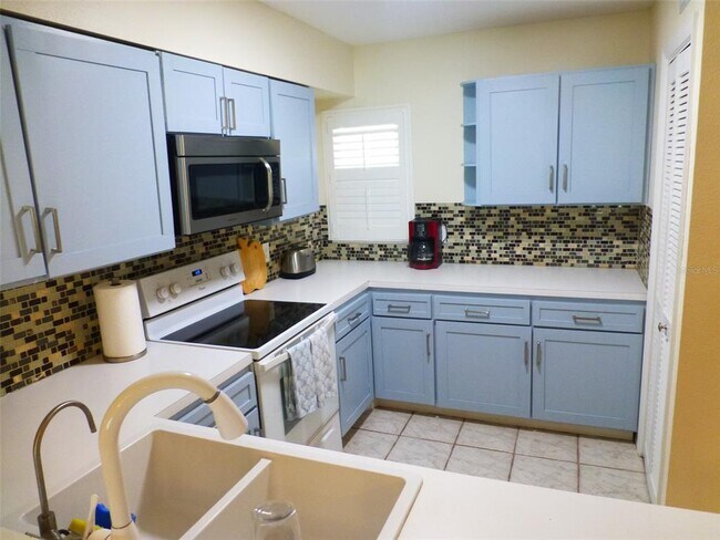 Building Photo - 5557 Sea Forest Dr